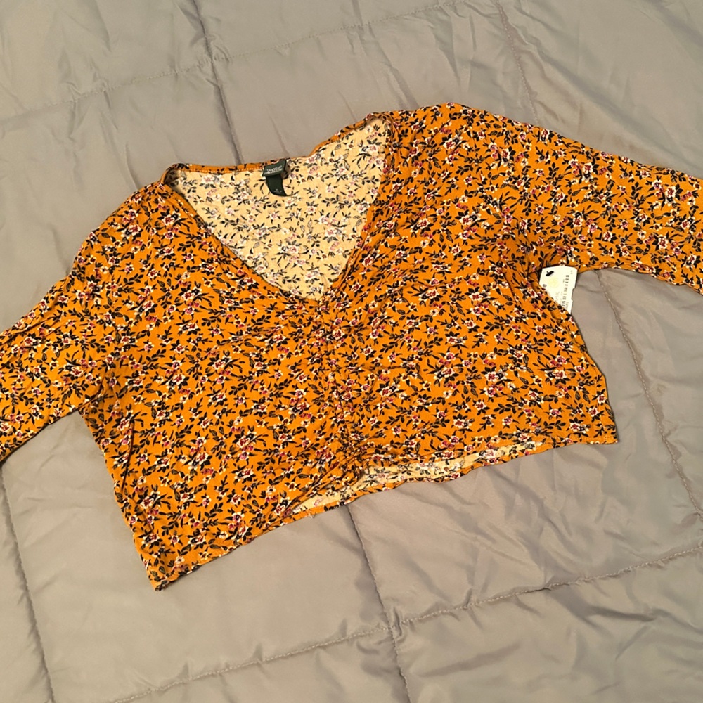 Wild & Fable Target Brand cropped floral ruched long sleeve tee.